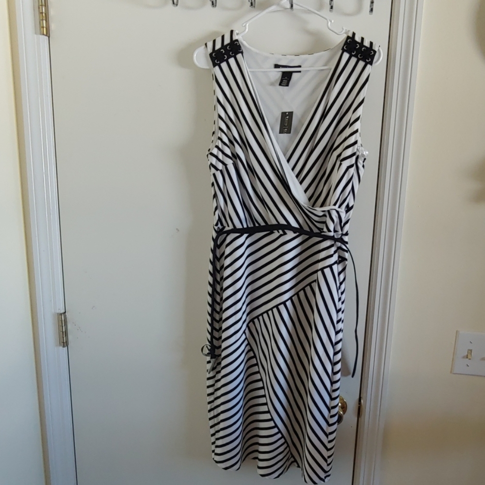 Dress balck with white